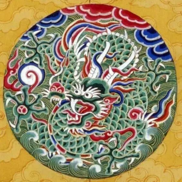 古代龍紋刺繡代表至高無上(shàng)的(de)權利