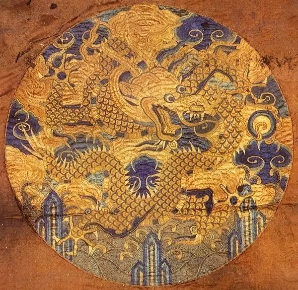 古代至高無上(shàng)的(de)刺繡龍紋