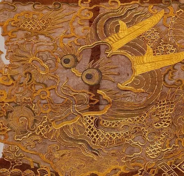 古代至高無上(shàng)的(de)刺繡龍紋