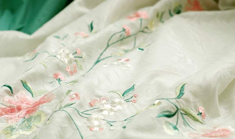 漢唐風服裝刺繡古裝戲演出(chū)服加工