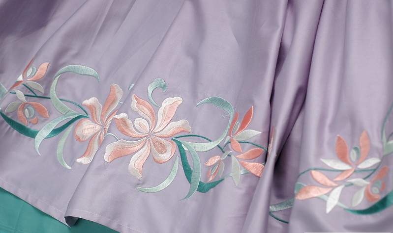 漢唐風服裝刺繡古裝戲演出(chū)服加工