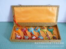 汽車一(yī / yì /yí)生平安布藝裝飾刺繡挂件