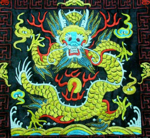 廠家定做批發機繡刺繡戲服龍補子(zǐ)繡片