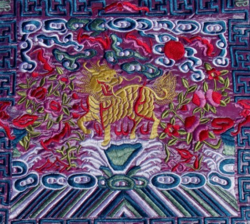 廠家定做批發機繡刺繡戲服龍補子(zǐ)繡片